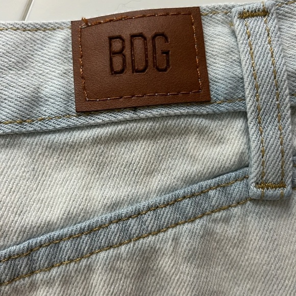 Urban Outfitter BDG Straight Fit Light Wash Relaxed Straight Jeans Size 28 - Picture 8 of 10